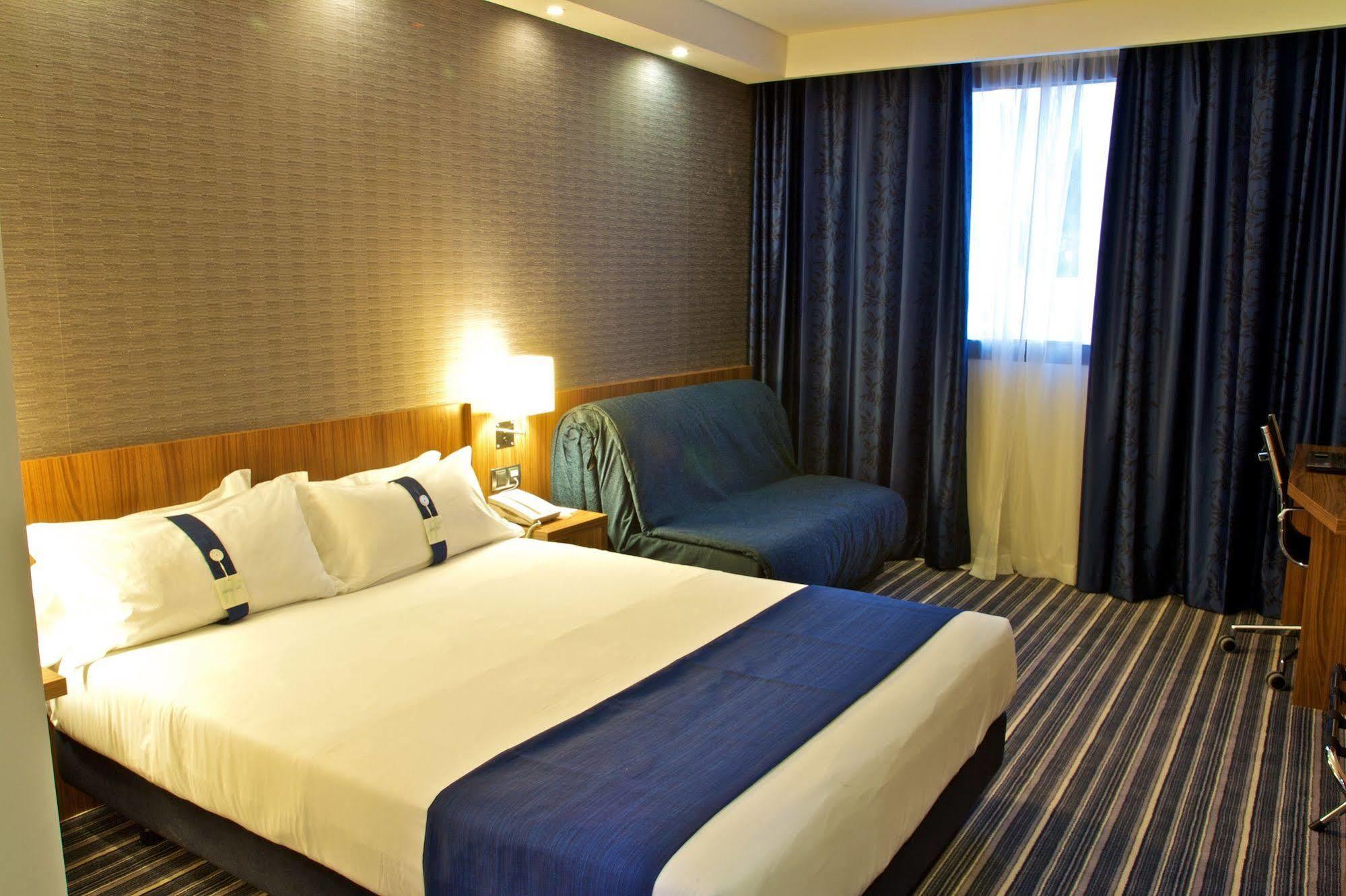 Holiday Inn Express Campo de Gibraltar-Barrios, an IHG Hotel Los Barrios Exterior foto