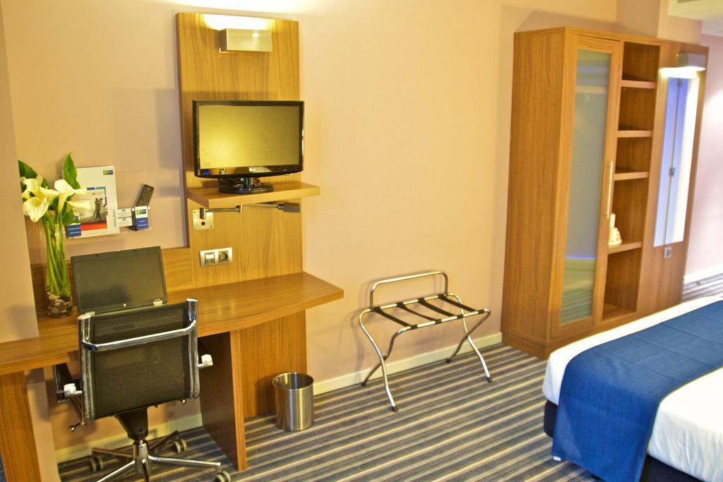 Holiday Inn Express Campo de Gibraltar-Barrios, an IHG Hotel Los Barrios Exterior foto